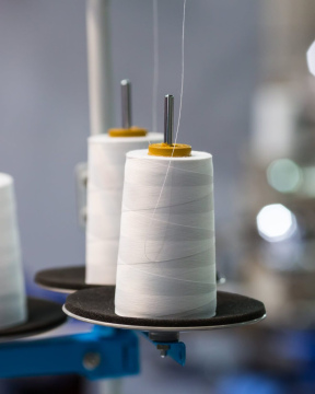 Нитки швейные 50/2 полиэстер (черные и белые)