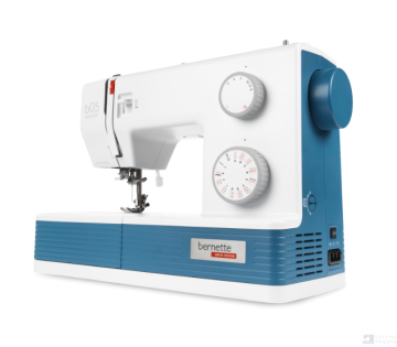 Швейная машина Bernette B05 Academy